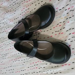 Dansko Work Wonders 41 or size 10, great shape, SO comfie! Velcro strap